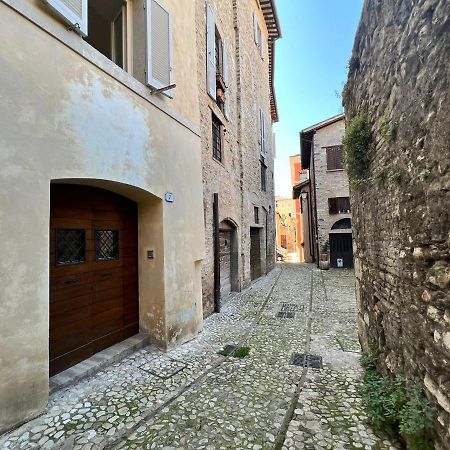 Vicoli E Arte Spoleto Apartamento Exterior foto