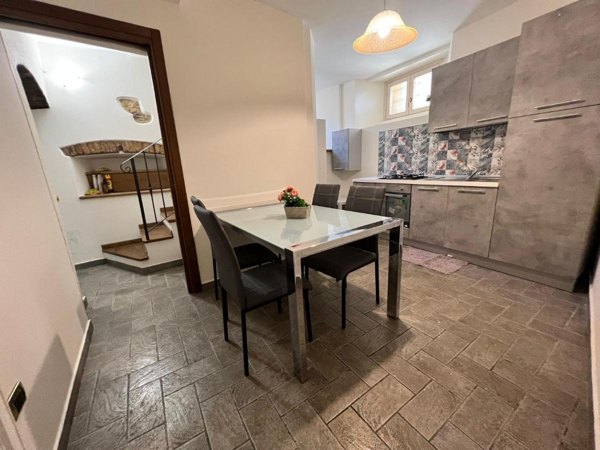 Vicoli E Arte Spoleto Apartamento Exterior foto