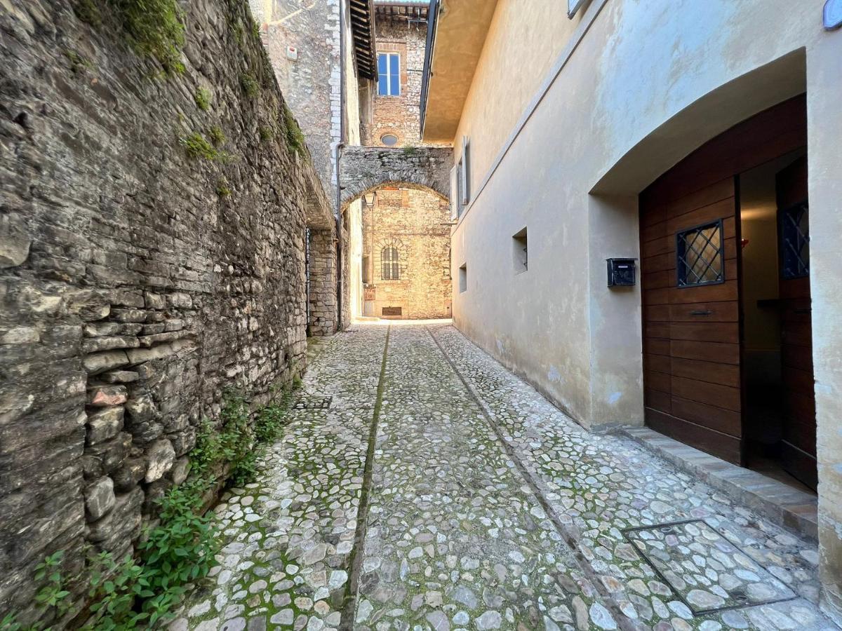 Vicoli E Arte Spoleto Apartamento Exterior foto