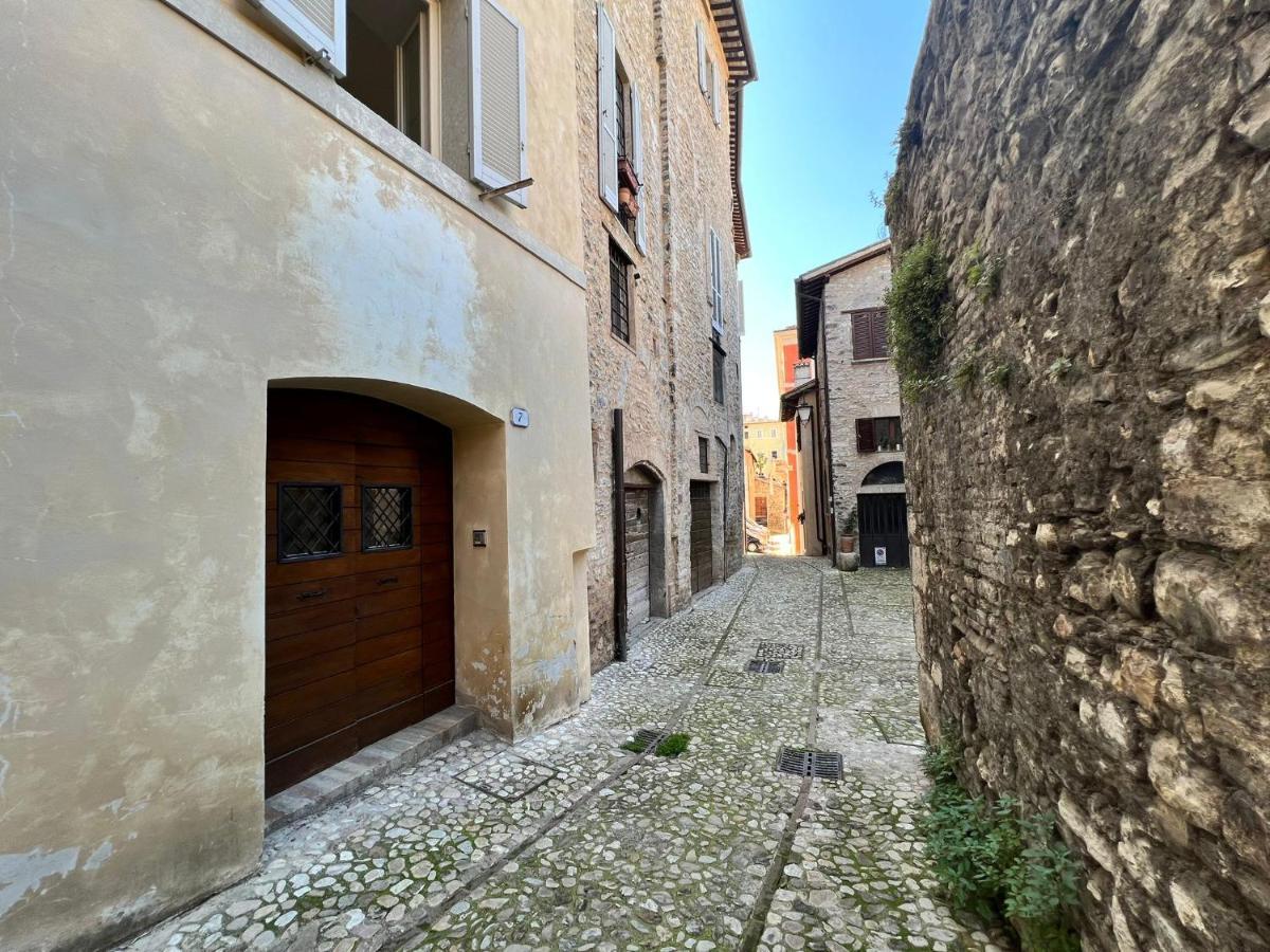 Vicoli E Arte Spoleto Apartamento Exterior foto