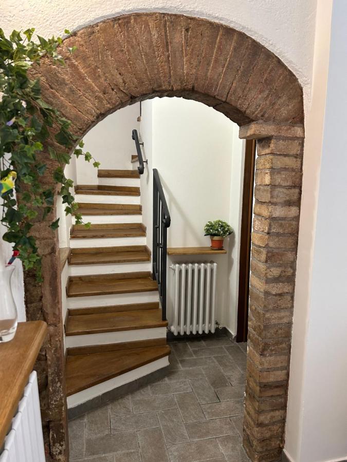 Vicoli E Arte Spoleto Apartamento Exterior foto